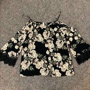 Old shoulder 3/4 sleeve blouse